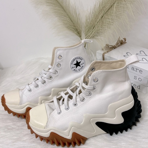 CONVERSE
RUN STAR MOTION - WHITE/BLACK
$120.00 - Picture 6 of 10